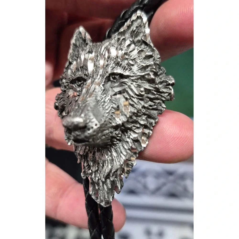 Western Express Wolf Head Bolo Tie Black Braided Cord Pewter Tone BT-375 USA